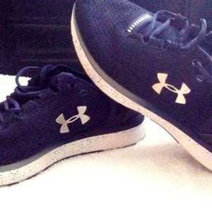 Mens Under Armour Charged Bandit 3-Size 9-Sneakers